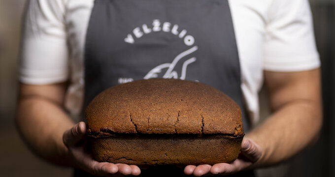 Duonos kepyklos savininkai: „Norime, kad kuo daugiau žmonių valgytų juodą duoną ir prisimintų jos...